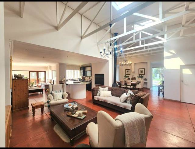 4 BEDROOM HOUSE FOR SALE IN ZAMBEZI COUNTRY ESTATE